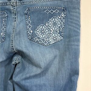 Wrangler Rock 47 Embroidered Blue Women's Jeans